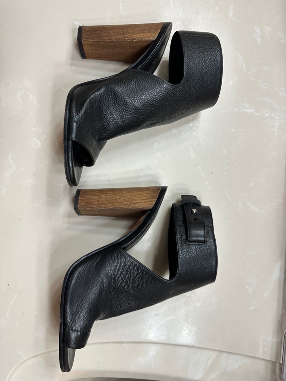 Women’s Vince Italy (Vero Cuoio) Black Leather Open-Toe Block Heel Sandals